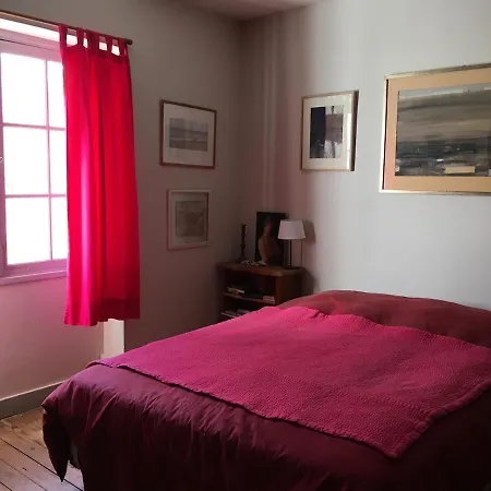 Feriehus Tres Jolie Maison D'artiste,jardin,proche La Rochelle (Charente-Maritime)