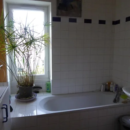 Tres Jolie Maison D'artiste,jardin,proche Holiday home