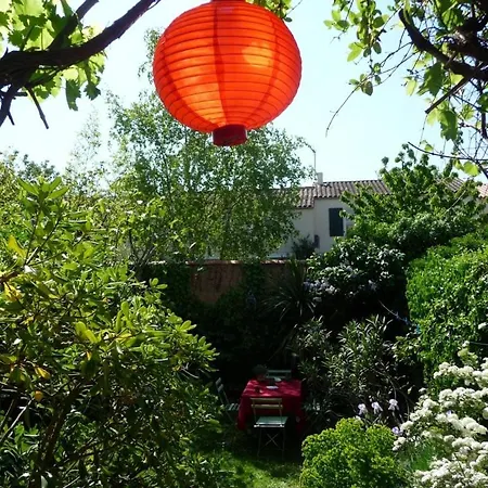 Tres Jolie Maison D'artiste,jardin,proche * La Rochelle (Charente-Maritime)